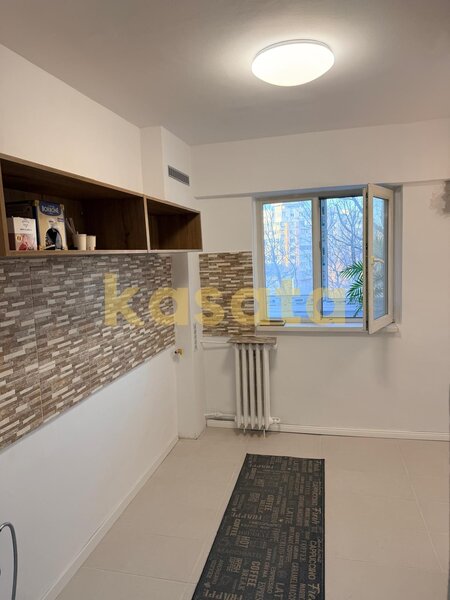 Gorjului, Metrou, apartament 3 camere, etaj intermediar.