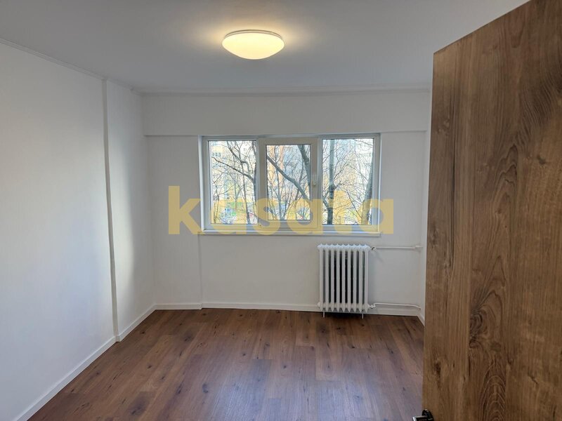 Gorjului, Metrou, apartament 3 camere, etaj intermediar.