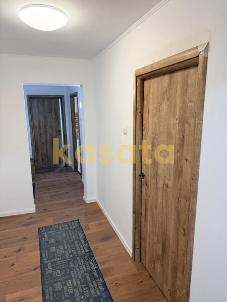 Gorjului, Metrou, apartament 3 camere, etaj intermediar.